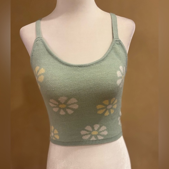 Altar'd State with white and yellow daisy patterns Green Floral Knit Crop Top XS - Picture 2 of 7